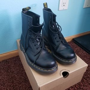 Dr Martens 1460 Boots Men's 6 Women's 7 Black